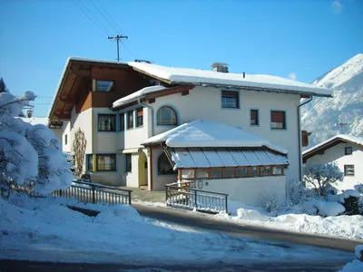 Hausansicht Winter