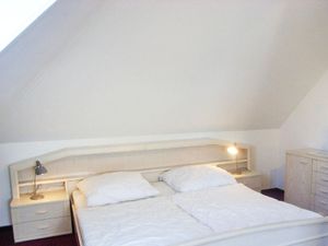 18140203-Ferienwohnung-4-Büsum-300x225-4