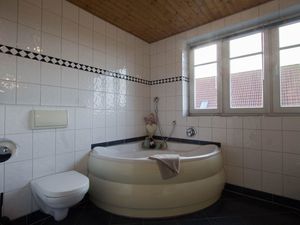 23911905-Ferienwohnung-4-Büsum-300x225-5