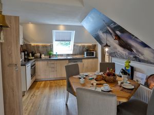 22067905-Ferienwohnung-4-Büsum-300x225-3