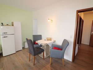 23882984-Ferienwohnung-2-Büsum-300x225-3