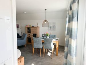 23871736-Ferienwohnung-4-Büsum-300x225-2