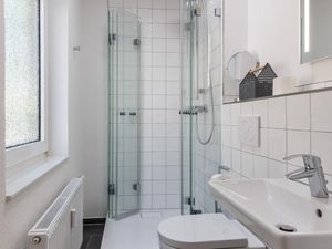 23871739-Ferienwohnung-4-Büsum-300x225-3