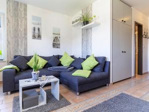 23290947-Ferienwohnung-2-Büsum-300x225-1