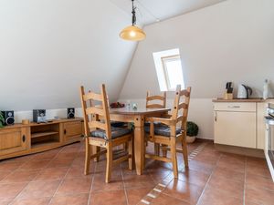 23885026-Ferienwohnung-3-Büsum-300x225-4