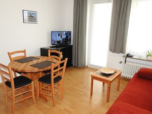 1656429-Ferienwohnung-4-Büsum-300x225-5