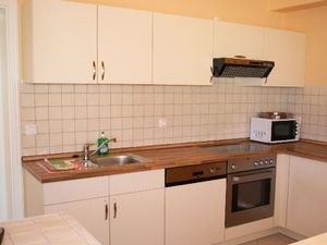 1656383-Ferienwohnung-2-Büsum-300x225-3