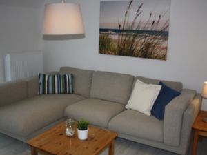 1656317-Ferienwohnung-4-Büsum-300x225-2