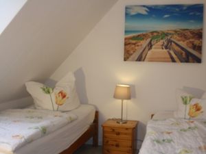 1656317-Ferienwohnung-4-Büsum-300x225-3