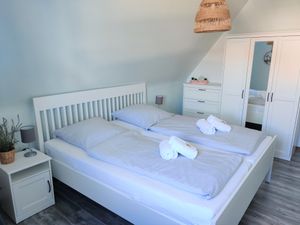 1656307-Ferienwohnung-2-Büsum-300x225-2