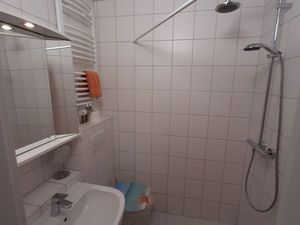 1656268-Ferienwohnung-4-Büsum-300x225-5