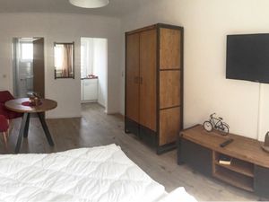 21472931-Ferienwohnung-2-Büsum-300x225-3