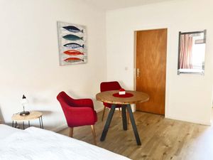 21472931-Ferienwohnung-2-Büsum-300x225-5