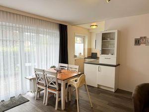 23993235-Ferienwohnung-4-Büsum-300x225-3