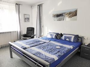 18137975-Ferienwohnung-2-Büsum-300x225-5