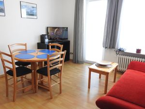 1656427-Ferienwohnung-4-Büsum-300x225-3