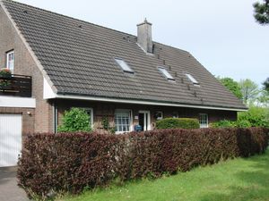 17891027-Ferienwohnung-4-Büsum-300x225-3