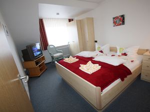 24055286-Ferienwohnung-2-Büsum-300x225-1