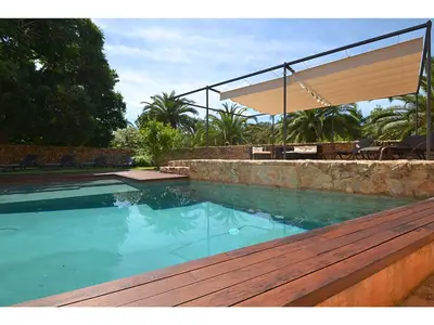 PoolOfHouse