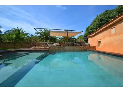 PoolOfHouse