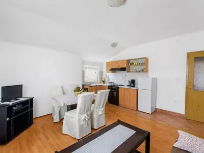 Ferienwohnung für 3 Personen (50 m²) in Buici 10/10