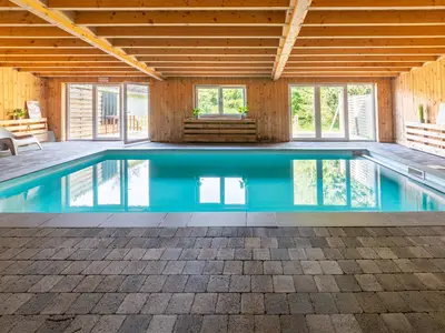 PoolOfHouse