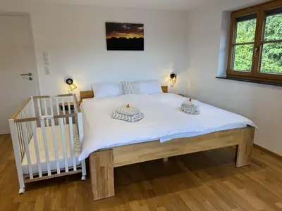 Schlafzimmer 1