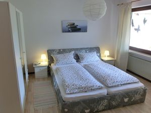 24060842-Ferienwohnung-2-Burgen (Mayen-Koblenz)-300x225-3