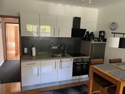Großes Apartment-Küchenzeile