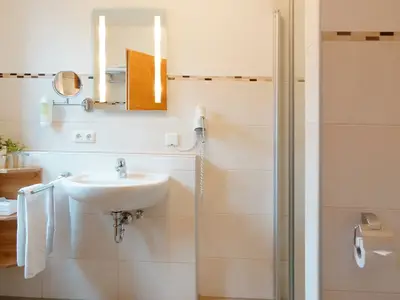 modernes Badezimmer