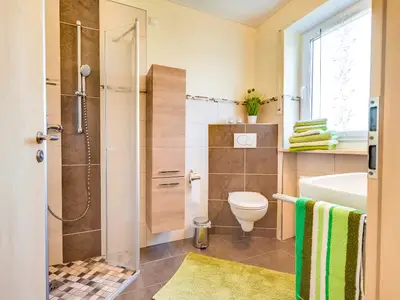 Naabhofblick Bad mit Dusche und WC