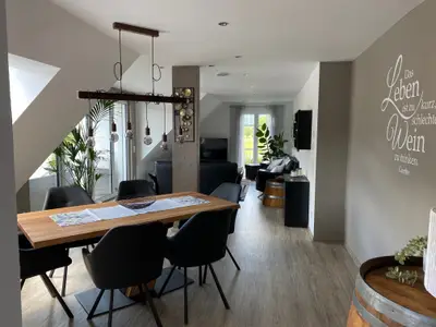 Wohn-/ Esszimmer