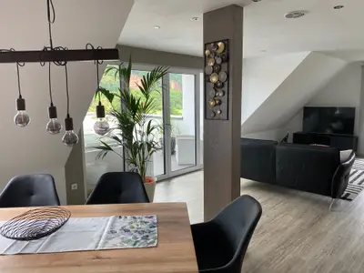 Wohn-/ Esszimmer