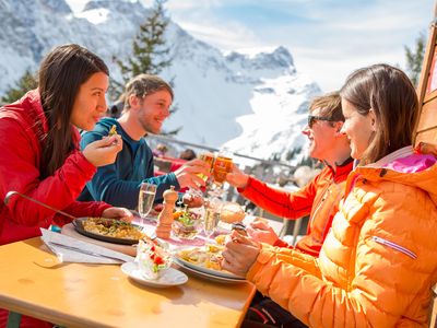 Genuss_auf_der_Hütte_im_Brandnertal_(c)_Michael_Ma