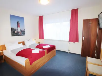 Schlafzimmer mit Fernseher, TV