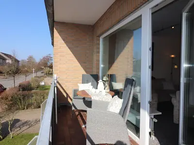 Balkon mit Sitzgelegenheit
