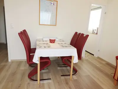 Esstisch im Wohnzimmer