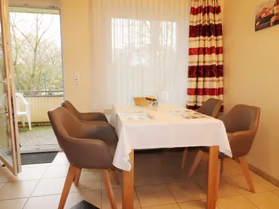 Esstisch im Wohnzimmer