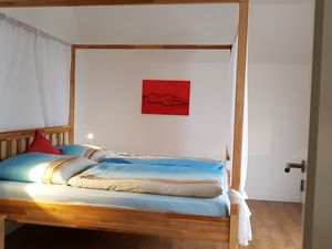 Ferienwohnung Stern im Haus Struve: großes gemütliches Schlafzimmer