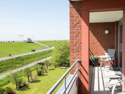 Doppelbalkon mit uneingeschrenktem Blick vom Wohn- und Schlafzimmer aus