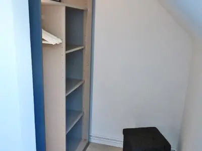 Kleiderschrank im Schlafzimmer