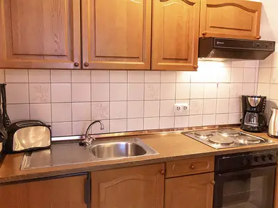 offene Küchenzeile im Wohn- und Schlafraum