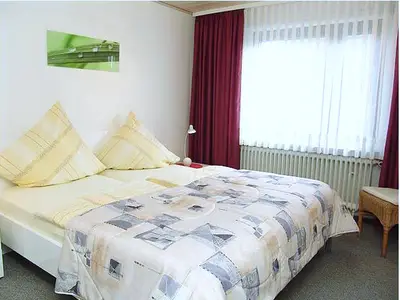1. Schlafzimmer (neu)