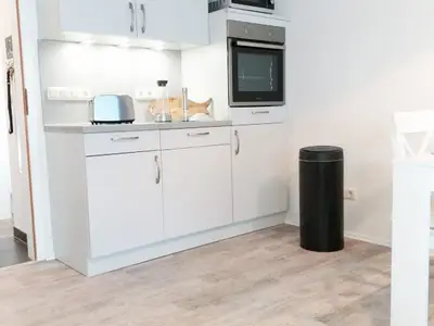 zusätzlich offene Küchenzeile im Wohnraum