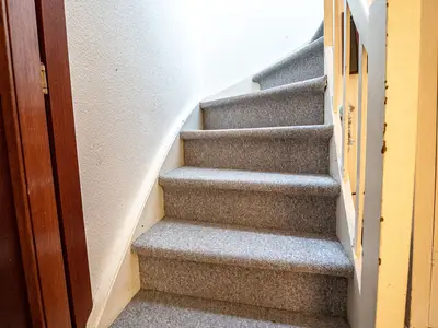 Flur und Treppe ins 1.OG