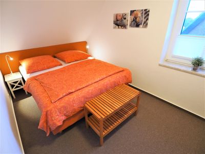 Schlafzimmer mit 160x200cm Boxspringbett