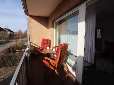 Balkon mit Sitzgelegenheit