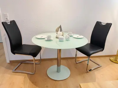 Esstisch im Wohnzimmer