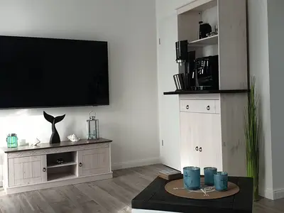 Wohnzimmer im EG * Bild 1 (mit Kaffee-Thresen)