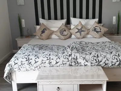 Schlafzimmer 1 im OG * Bild 1 (Doppelbett 1,80 x 2,00)